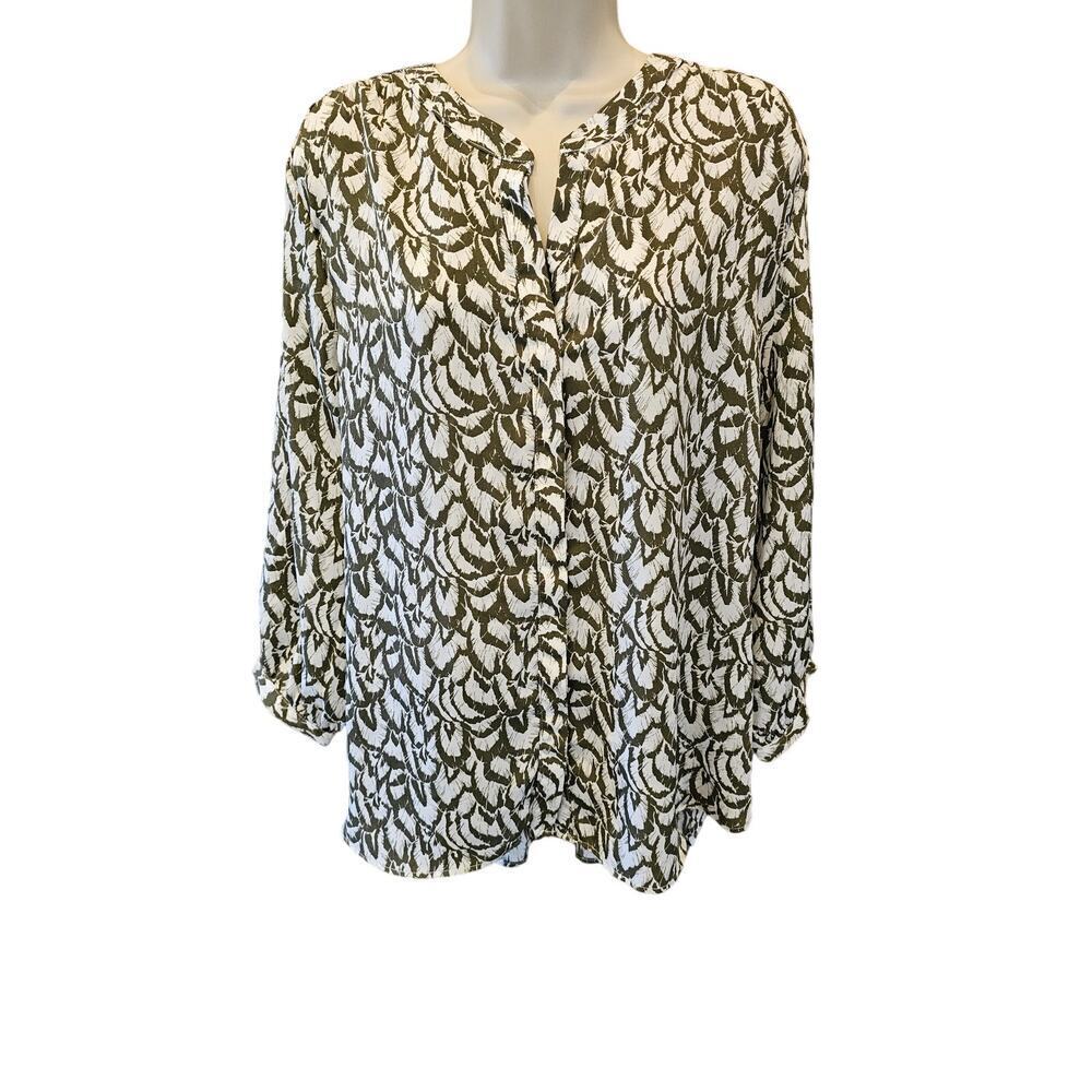 Jachs girlfriend green geometric cottagecore button up hidden placket M / L (?)